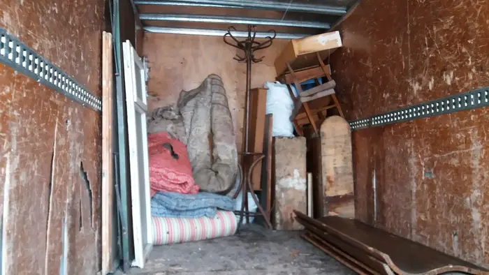 Почистване и извозване от стари и наследени жилища