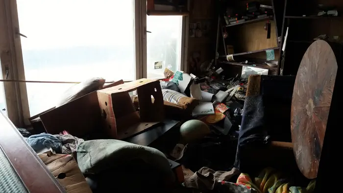 Освобождаване на мазета и тавани от боклук и вещи