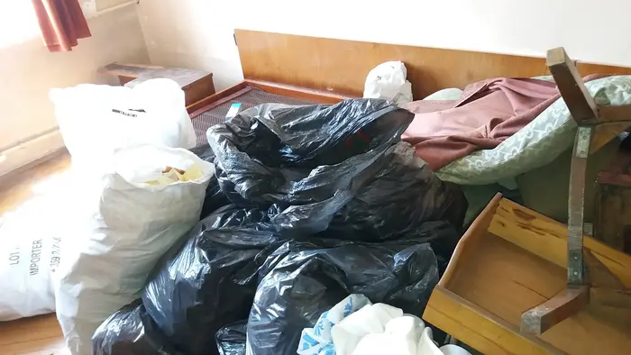 Разчистване с извозване на къщи в София