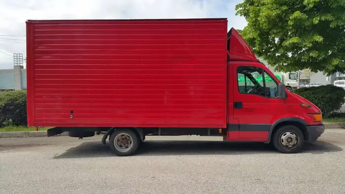 Пълно разчистване на складове и помощни зони