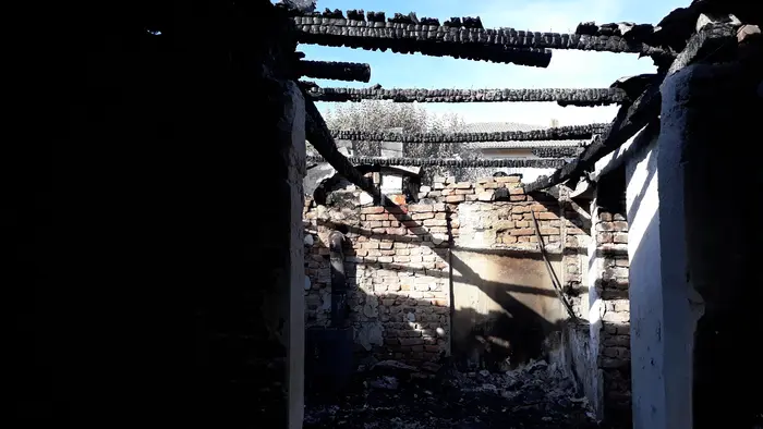 Разчистване на трудно достъпни тавани