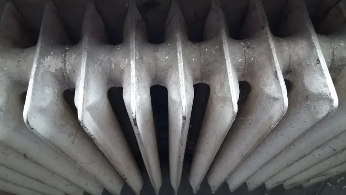 Почистване на занемарен апартамент в София