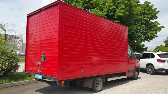 Изнасяне на тежки мебели в София