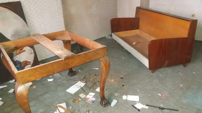 Бързо изчистване и извозване на боклук от имот