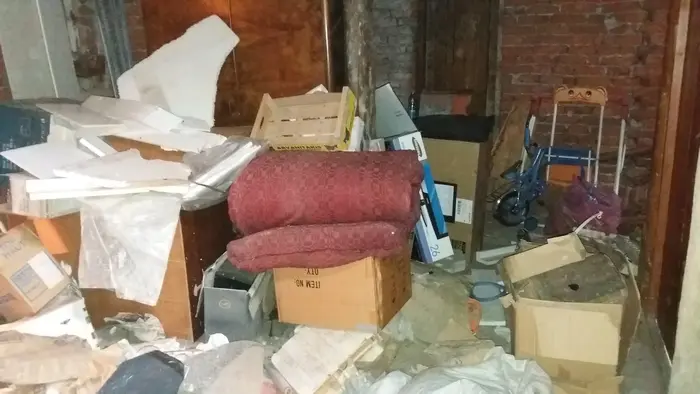 Извозване на строителни и битови отпадъци